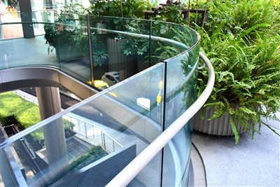 Podignite svoj prostor s našim vrhunskim staklenim ogradama